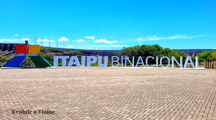 Letreiro Itaipubinacional em Foz do Iguaçu